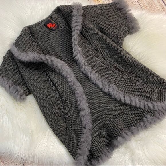 Debbie Shuchat Knitted Rabbit Fur Trimmed Vest - Picture 1 of 6